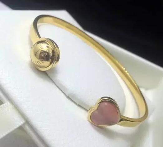 Wholesale Designer Louis Vuitton Replica Bracelets for women-399