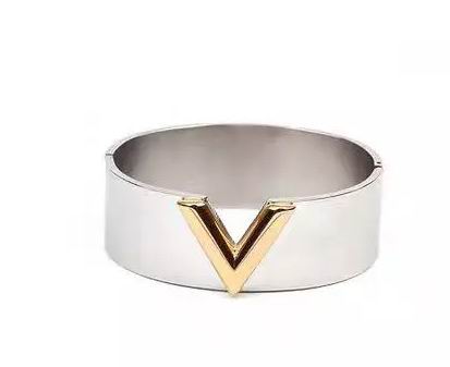 Wholesale Designer Louis Vuitton Replica Bracelets for women-429
