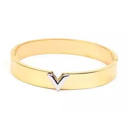 Wholesale Designer Louis Vuitton Replica Bracelets for women-430