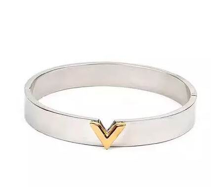 Wholesale Designer Louis Vuitton Replica Bracelets for women-431