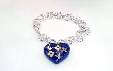 Wholesale Designer Louis Vuitton Replica Bracelets for women-432