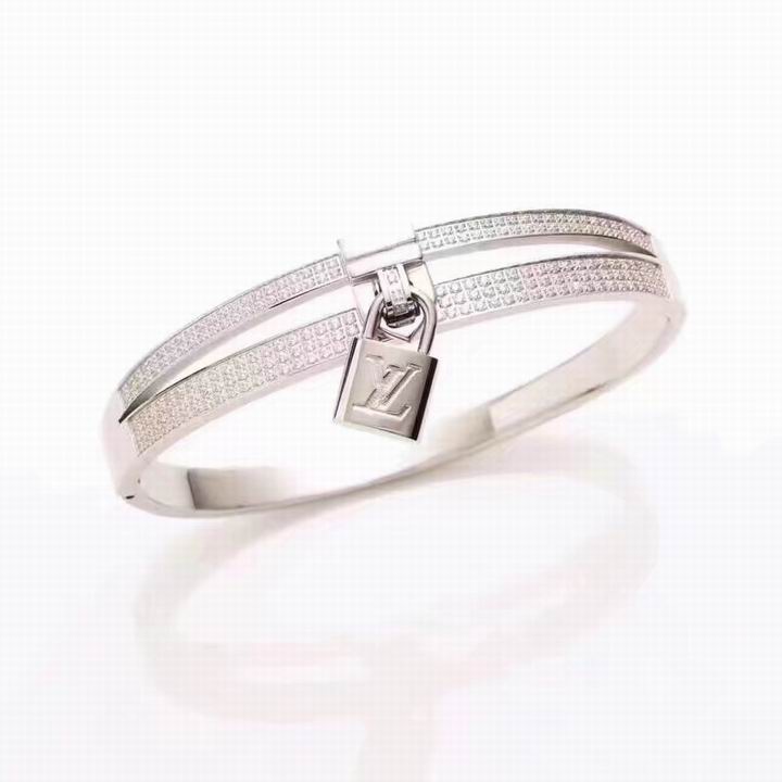 Wholesale Designer Louis Vuitton Replica Bracelets for women-435