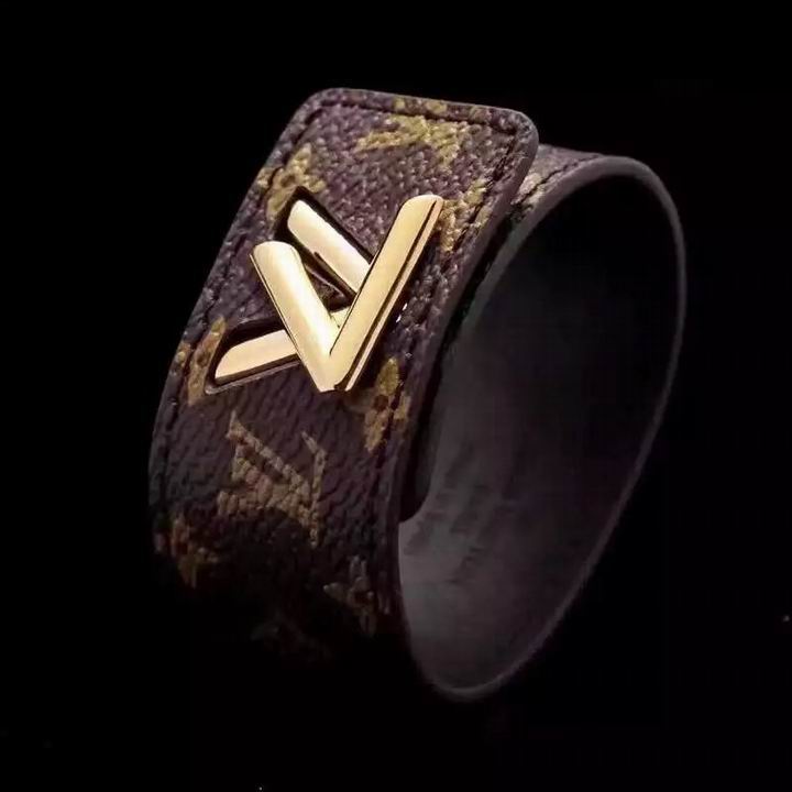 Wholesale Designer Louis Vuitton Replica Bracelets for women-441