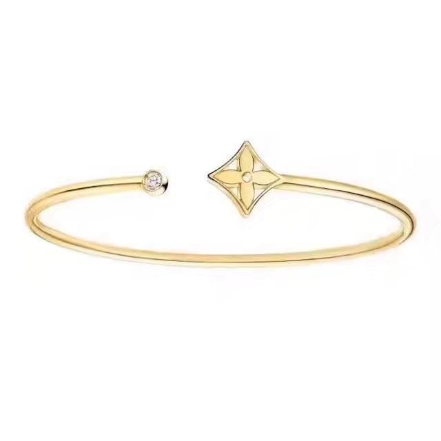 Wholesale Designer Louis Vuitton Replica Bracelets for women-444