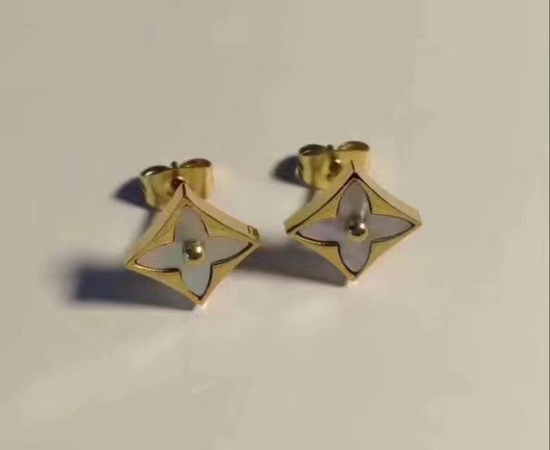 Wholesale Louis Vuitton Replica Earrings for women-058
