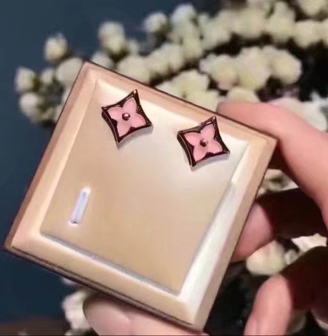 Wholesale Louis Vuitton Replica Earrings for women-068