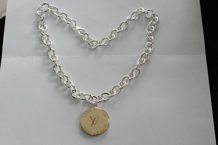 Wholesale Louis Vuitton Replica Necklace for women-019