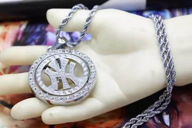 Wholesale Fashion Versace Necklaces Replica-083