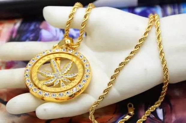 Wholesale Fashion Versace Necklaces Replica-097