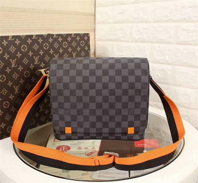 Wholesale Louis Vuitton Mens Messenger bags for Sale-030