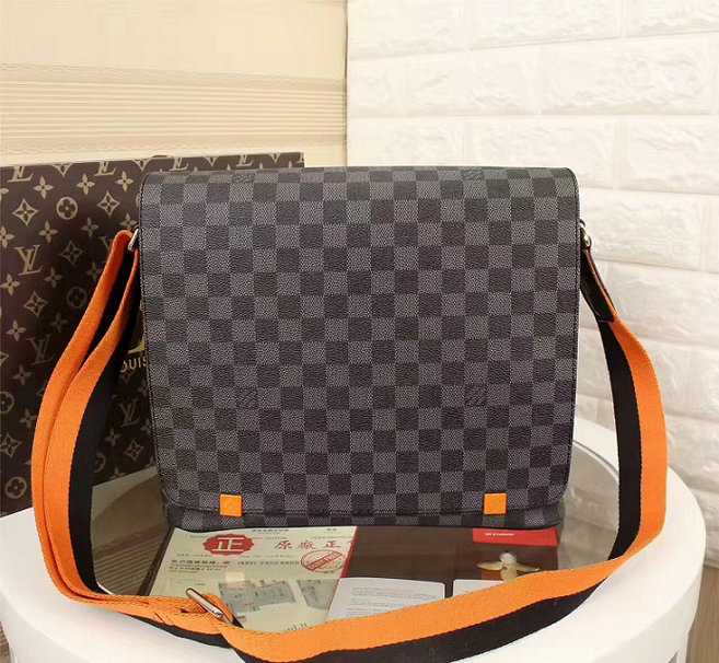 Wholesale Louis Vuitton Mens Replica Designer Messenger Bags for Sale-033