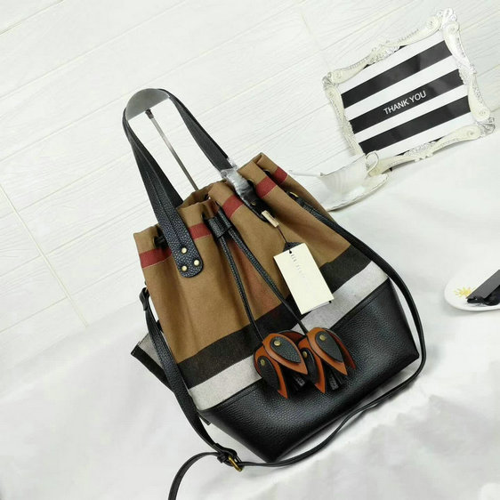 Burberry Canvas check bucket bag-312