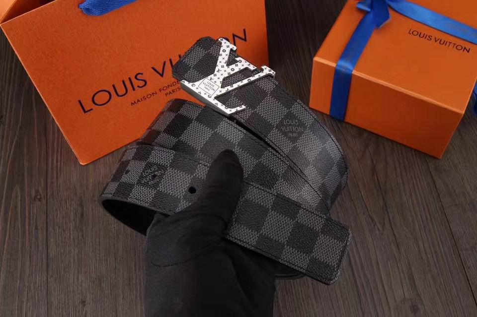 Wholesale 1:1 Replica Louis Vuitton Belts-560