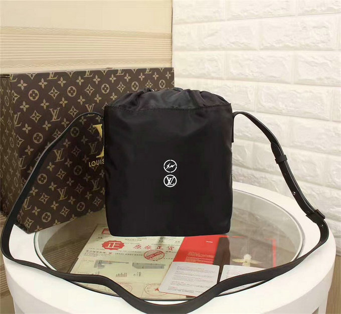 High Quality Replica Louis Vuitton Handbags-249
