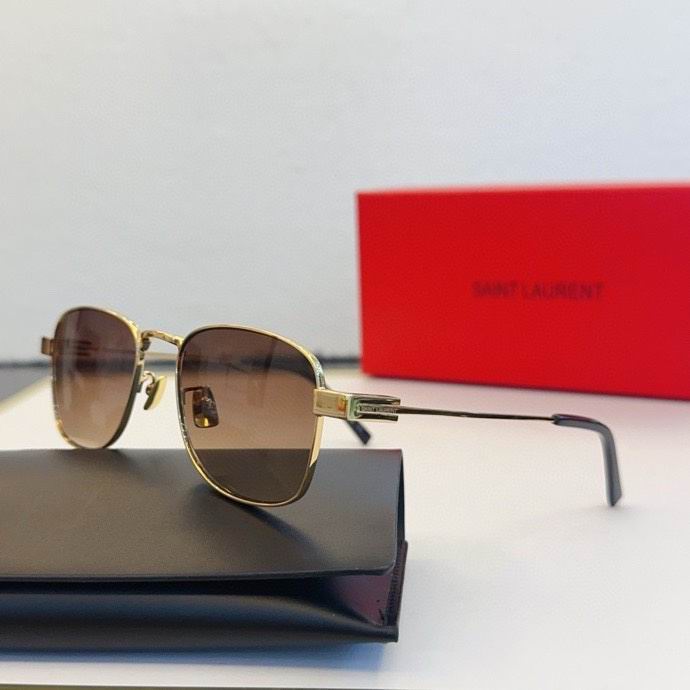 Wholesale Cheap High Quality AAA Fashoin Replica Sunglasses & Glasses for Sale