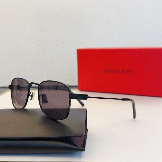 Wholesale Cheap High Quality AAA Fashoin Replica Sunglasses & Glasses for Sale