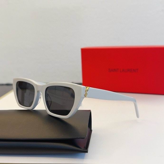 Wholesale Cheap High Quality AAA Fashoin Replica Sunglasses & Glasses for Sale
