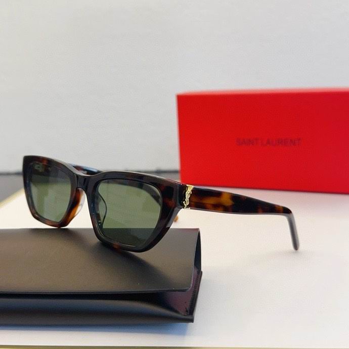 Wholesale Cheap High Quality AAA Fashoin Replica Sunglasses & Glasses for Sale
