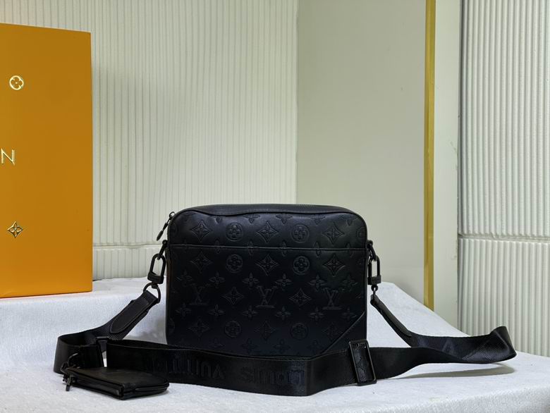 Wholesale Cheap Aaa Louis Vuitton Messenger Bags for Sale