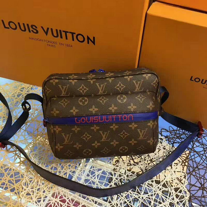 Wholesale Cheap Replica Louis Vuitton Monogram Canvas Messenger Bag for Sale-037
