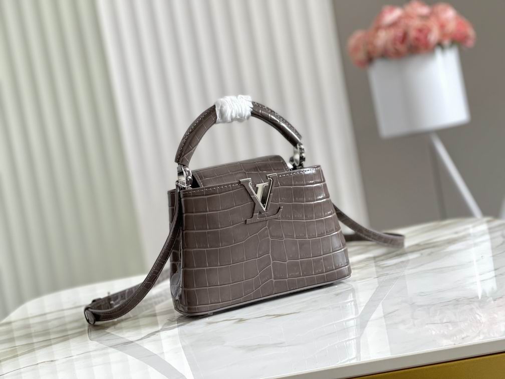 Wholesale Cheap Louis Vuitton replica Capucines Women Tote Shoulder bags for Sale